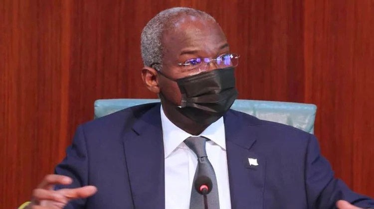 Fashola justifies debts incurred under Buhari regime