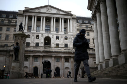 Bank of England peaks borrowing cost to 4%