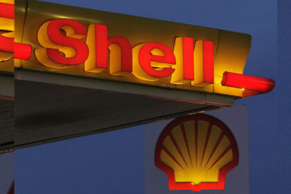 Shell hits record $40bn profit in 2022