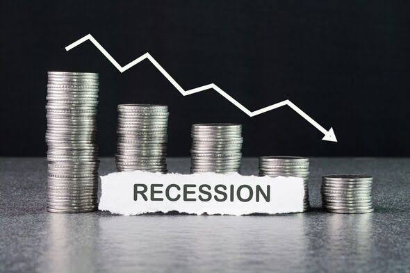 A picture depicting a decline in currency, recession
