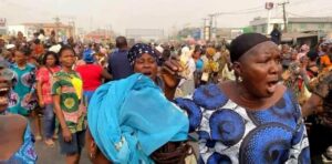 PHOTOS: Ogun market women protest naira scarcity