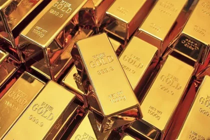 Gold prices rise as US dollars dip