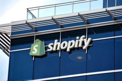 Shopify launches AI assistant