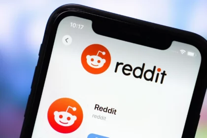 Reddit is introducing a variety of features to its website for users who are not signed in.