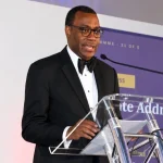 Ministry warns banks, insurers against shifting recapitalisation burden to workers